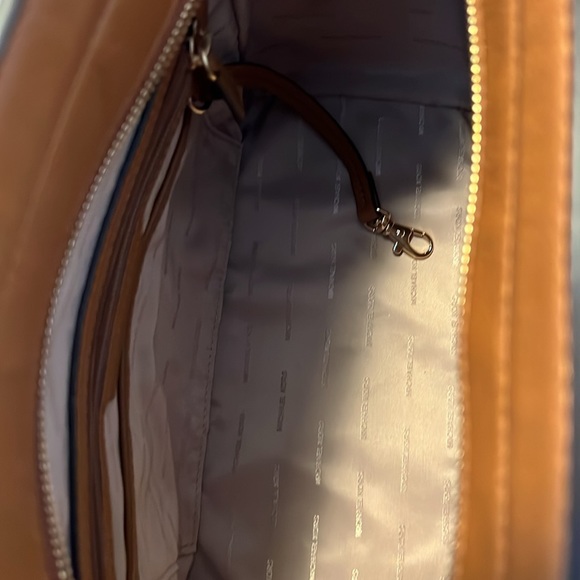 New Without Tag Michael Kors Hamilton satchel crossbody - Picture 7 of 8